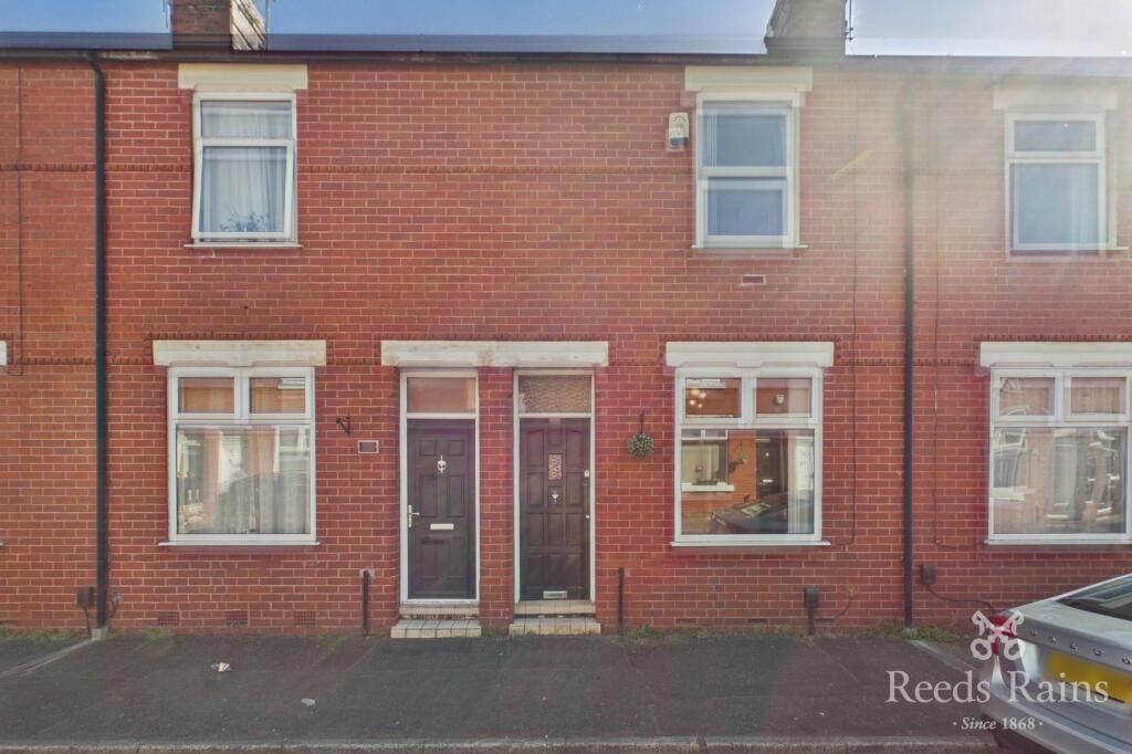2 bed Mid Terraced House for rent in Pendleton. From Reeds Rains - Salford