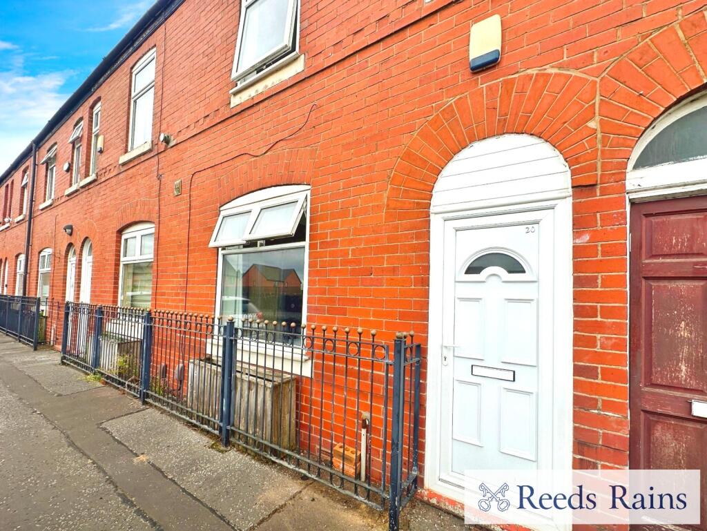 4 bed Mid Terraced House for rent in Charlestown. From Reeds Rains - Salford