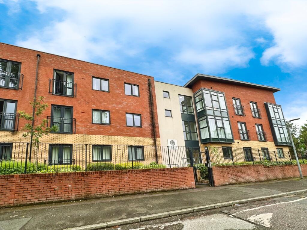 2 bed Apartment for rent in Charlestown. From Reeds Rains - Salford