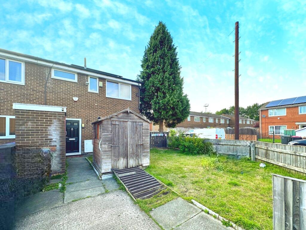 2 bed Mid Terraced House for rent in Charlestown. From Reeds Rains - Salford 2 bed Mid Terraced House for rent in Charlestown. From Reeds Rains - Salford