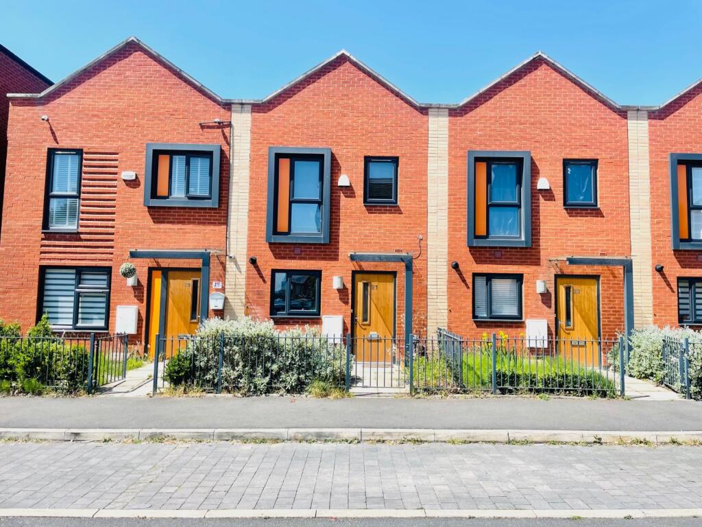 2 bed Mid Terraced House for rent in Salford. From Reeds Rains - Salford 2 bed Mid Terraced House for rent in Salford. From Reeds Rains - Salford