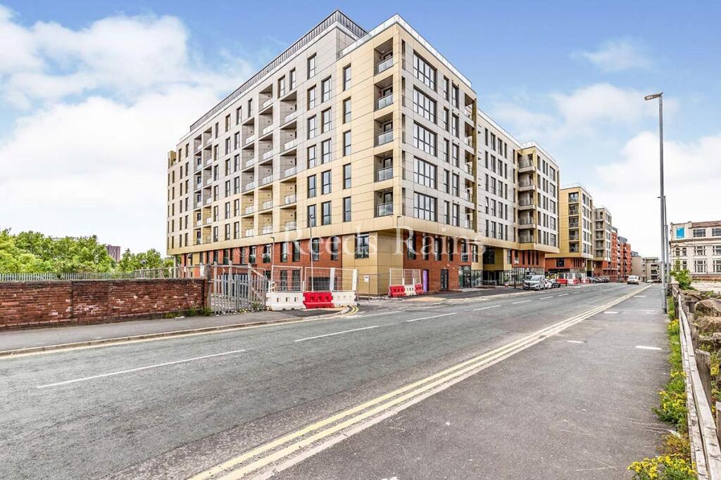 2 bed Apartment for rent in Manchester. From Reeds Rains - Salford Quays City Living
