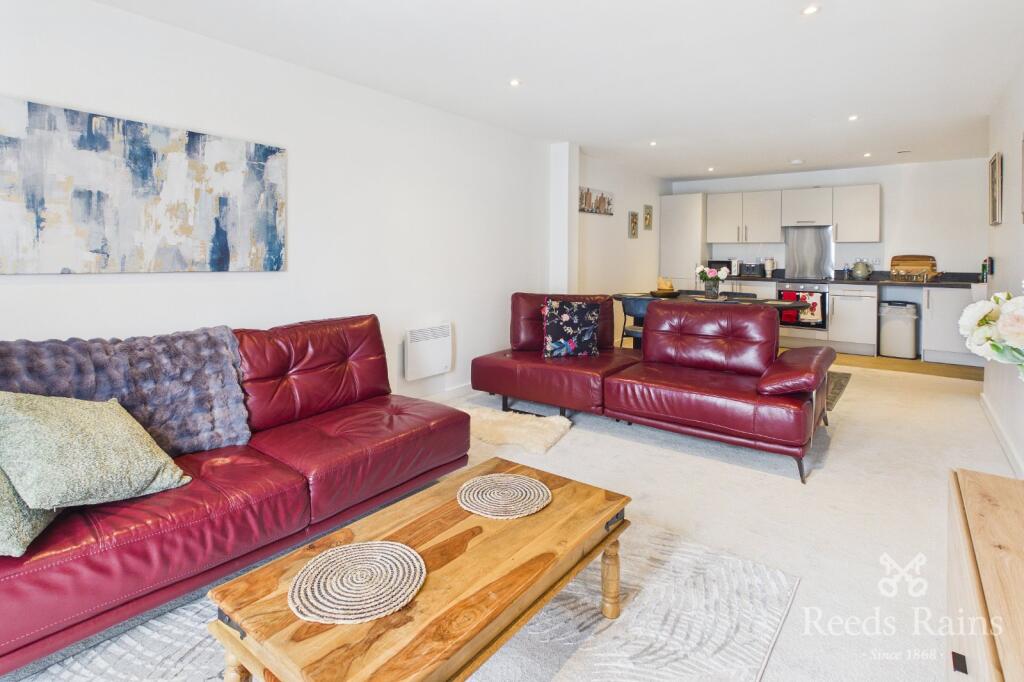 2 bed Apartment for rent in Salford. From Reeds Rains - Salford Quays City Living