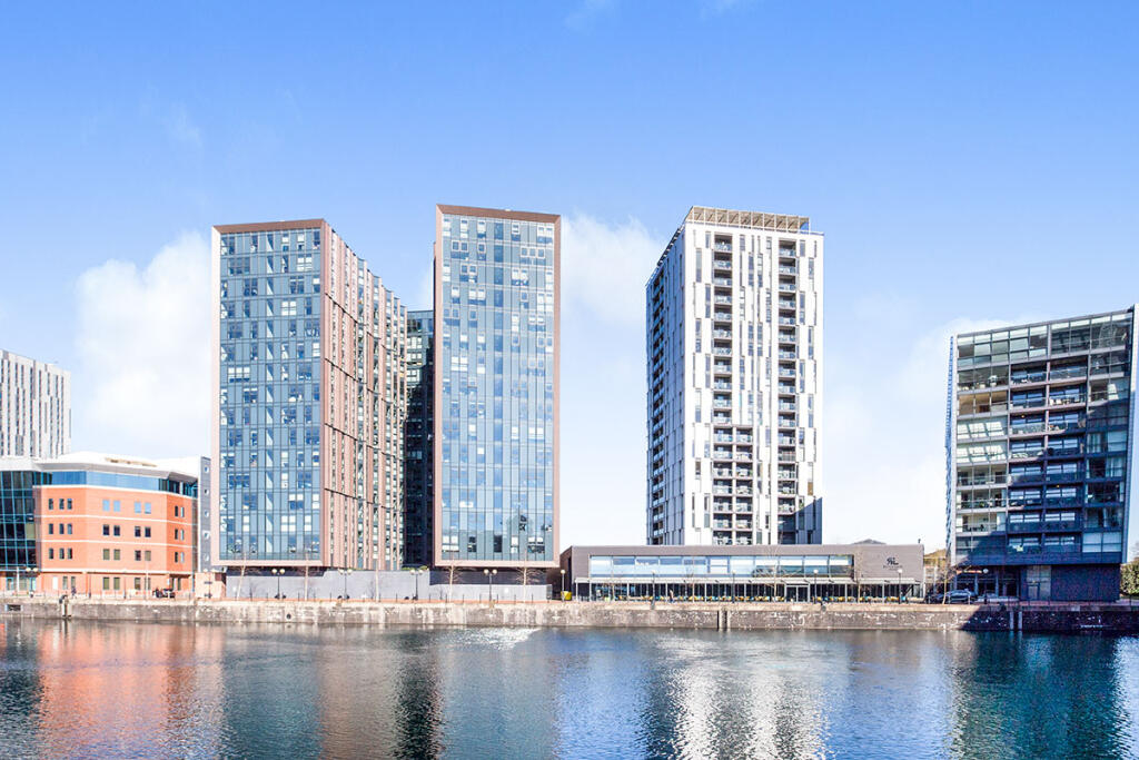 4 bed Apartment for rent in Salford. From Reeds Rains - Salford Quays City Living 4 bed Apartment for rent in Salford. From Reeds Rains - Salford Quays City Living