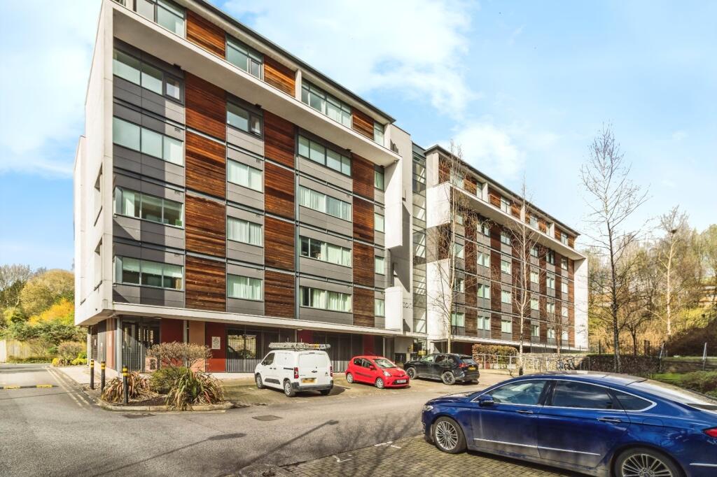 2 bed Apartment for rent in Salford. From Reeds Rains - Salford Quays City Living