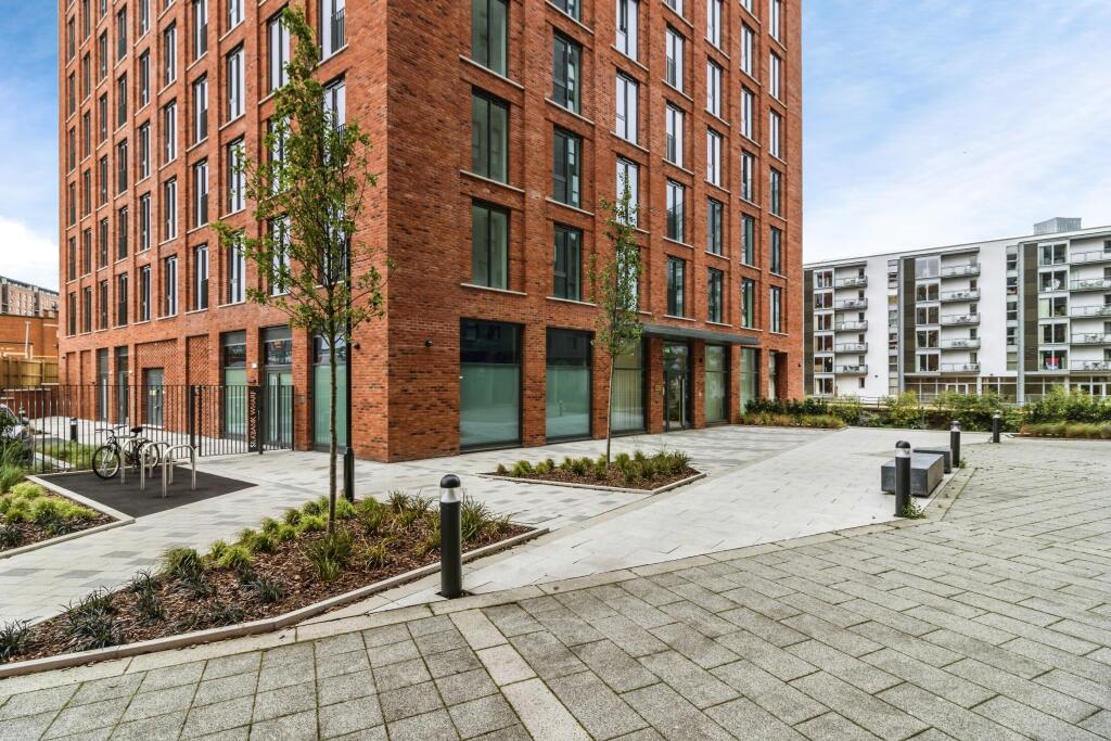 1 bed Apartment for rent in . From Reeds Rains - Salford Quays City Living 1 bed Apartment for rent in . From Reeds Rains - Salford Quays City Living
