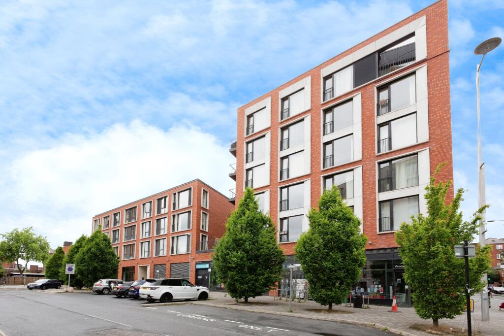 2 bed Apartment for rent in Manchester. From Reeds Rains - Salford Quays City Living