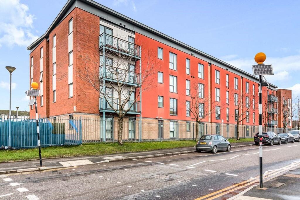 1 bed Apartment for rent in Salford. From Reeds Rains - Salford Quays City Living 1 bed Apartment for rent in Salford. From Reeds Rains - Salford Quays City Living