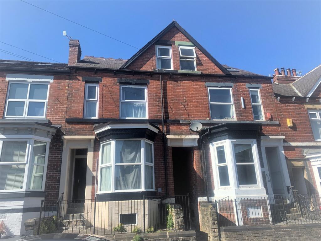 4 bed Mid Terraced House for rent in Long Line. From Reeds Rains - Sheffield City Living
