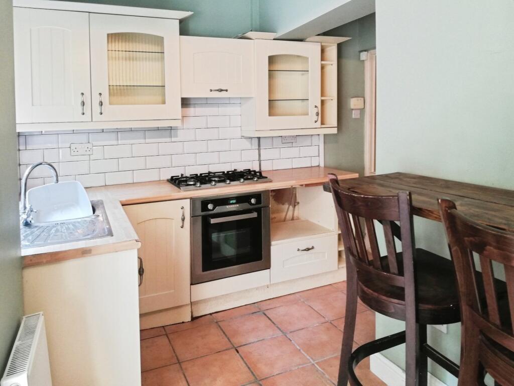 2 bed Mid Terraced House for rent in Broomhill. From Reeds Rains - Wakefield