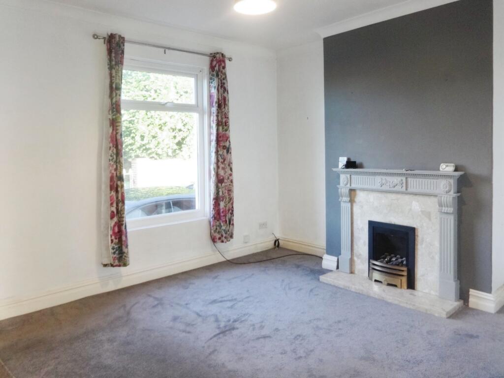 2 bed Mid Terraced House for rent in Heath. From Reeds Rains - Wakefield