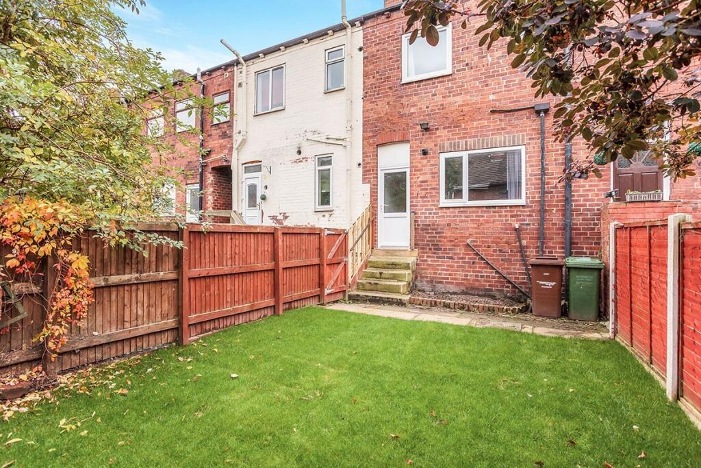 2 bed Mid Terraced House for rent in Normanton. From Reeds Rains - Wakefield