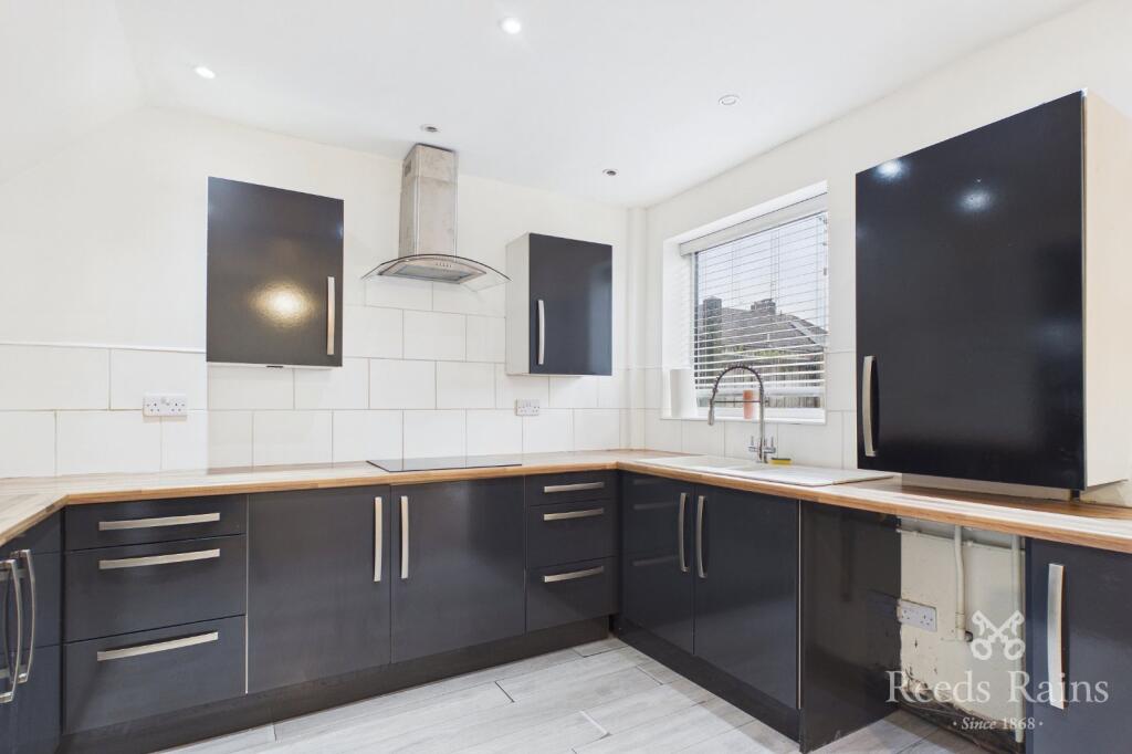 3 bed Mid Terraced House for rent in Aintree. From Reeds Rains - West Derby 3 bed Mid Terraced House for rent in Aintree. From Reeds Rains - West Derby