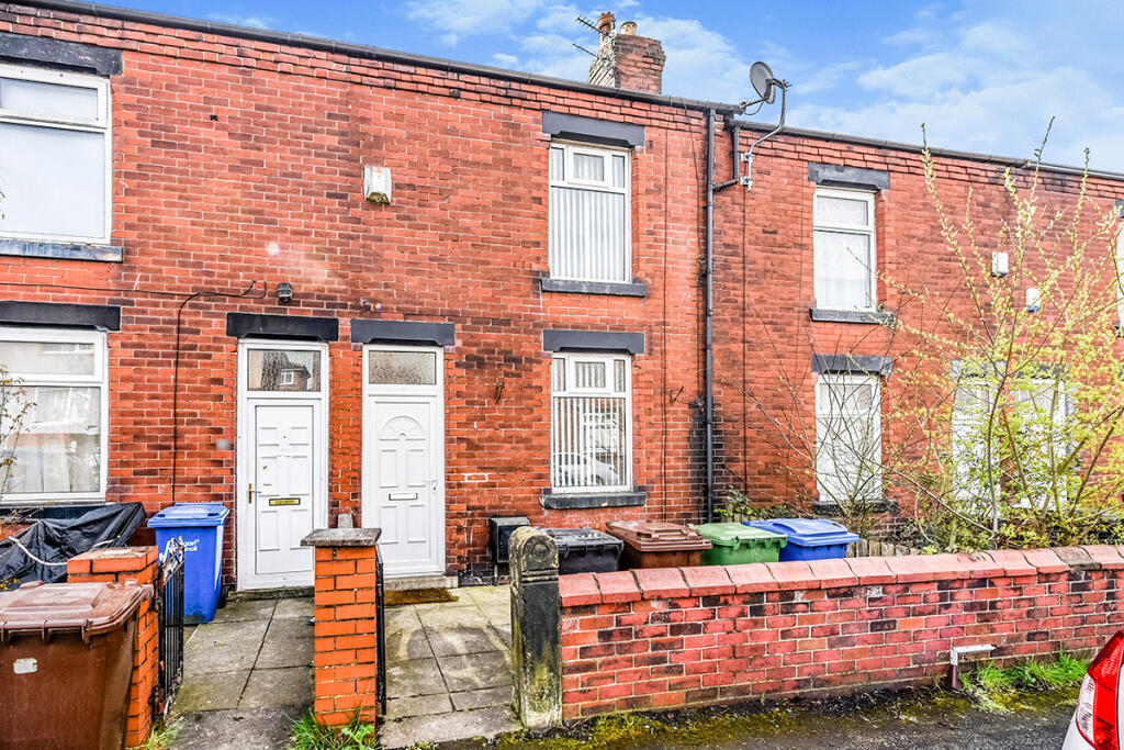 2 bed Mid Terraced House for rent in Crooke. From Reeds Rains - Wigan