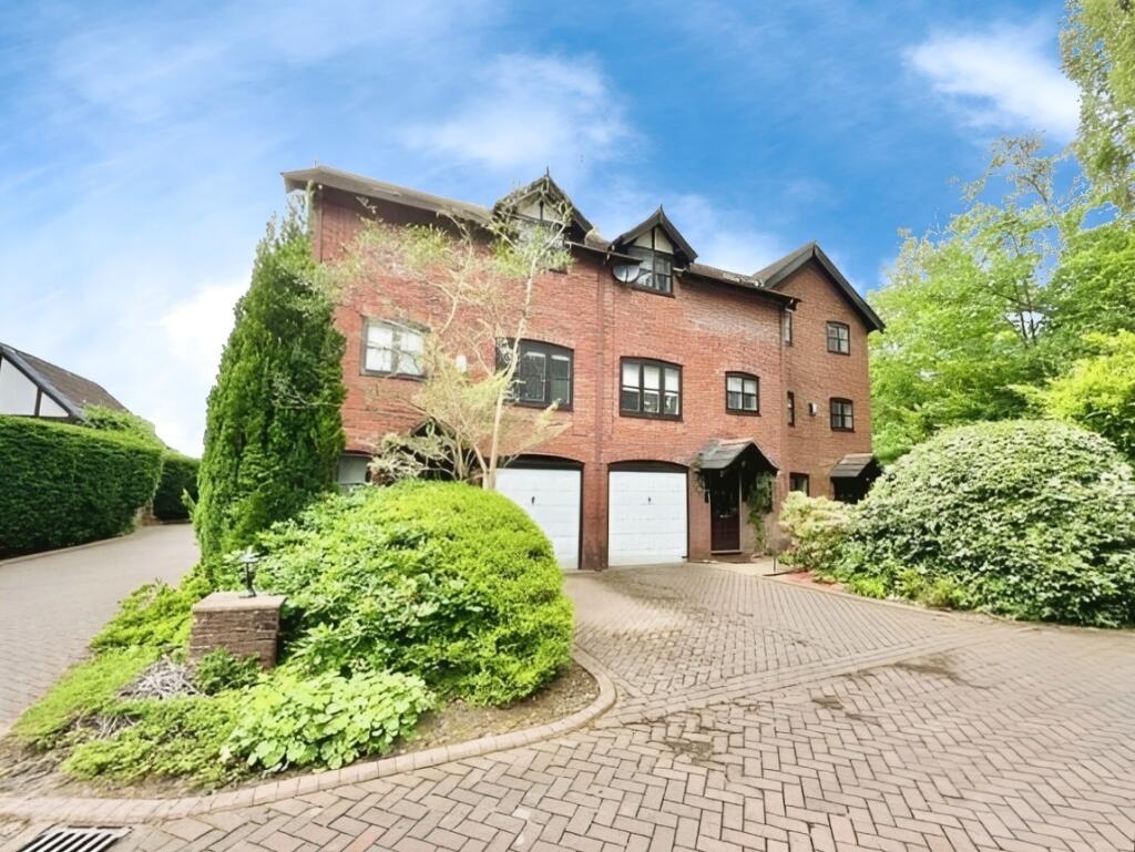 3 bed Mid Terraced House for rent in Wilmslow. From Reeds Rains - Wilmslow