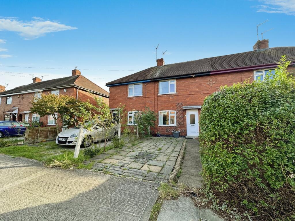 2 bed Mid Terraced House for rent in York. From Reeds Rains - York