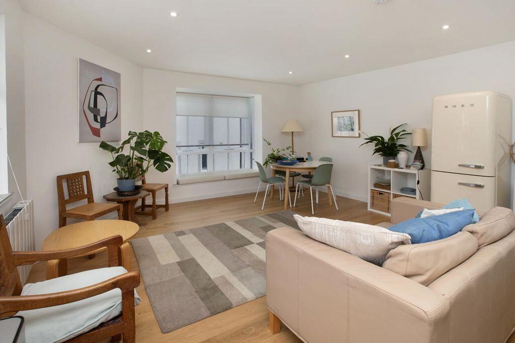 2 bed 1st Floor Flat for rent in Totnes. From Rendells - Newton Abbot