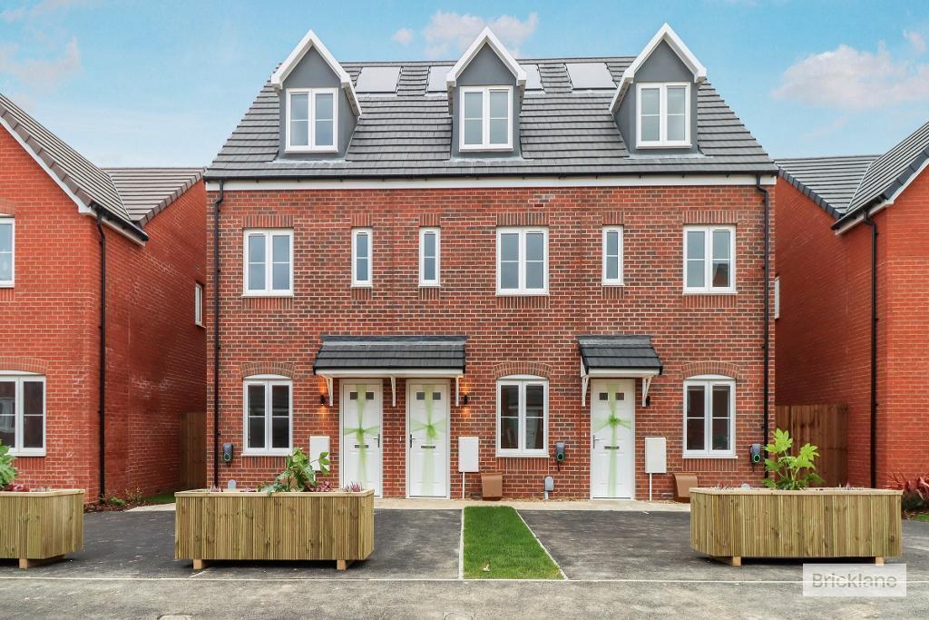 3 bed Mid Terraced House for rent in . From Results Estate Agents Ltd - Rothwell