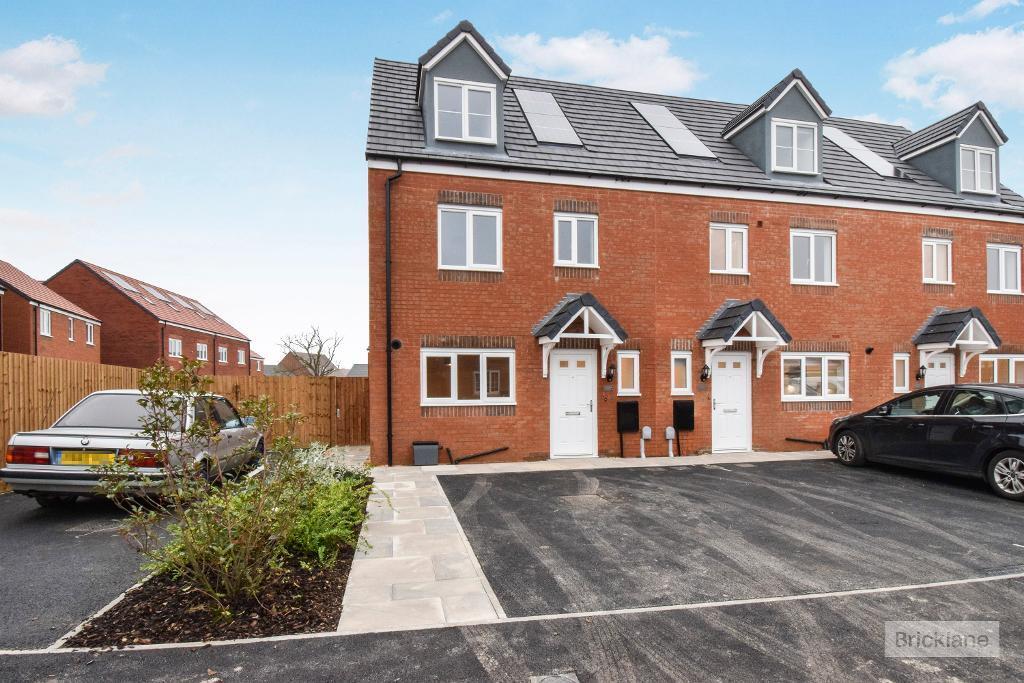 4 bed Town House for rent in . From Results Estate Agents Ltd - Rothwell