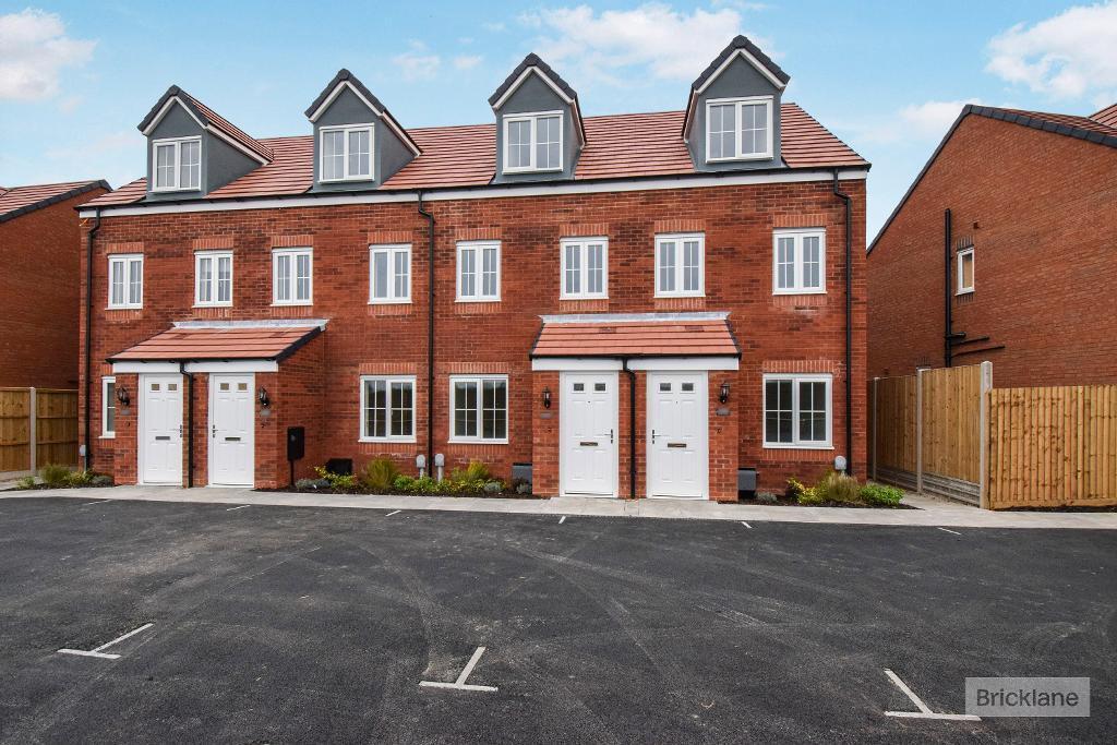 3 bed Town House for rent in . From Results Estate Agents Ltd - Rothwell