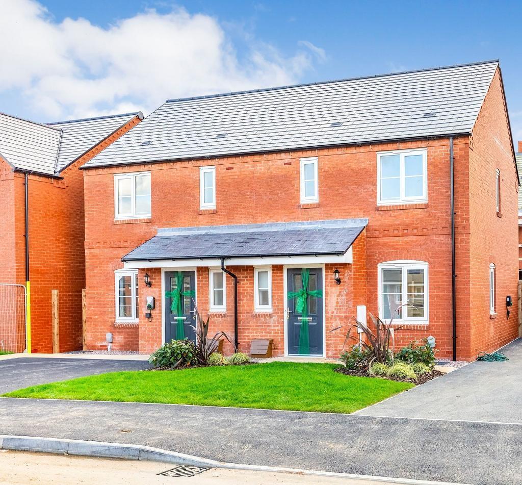 3 bed Semi Detached for rent in Rothwell. From Results Estate Agents Ltd - Rothwell 3 bed Semi Detached for rent in Rothwell. From Results Estate Agents Ltd - Rothwell
