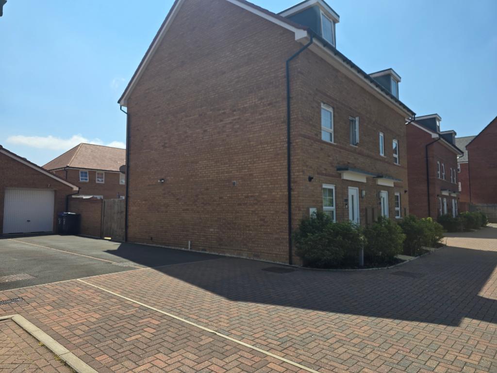 4 bed Semi Detached for rent in Creaton. From Results Estate Agents Ltd - Rothwell