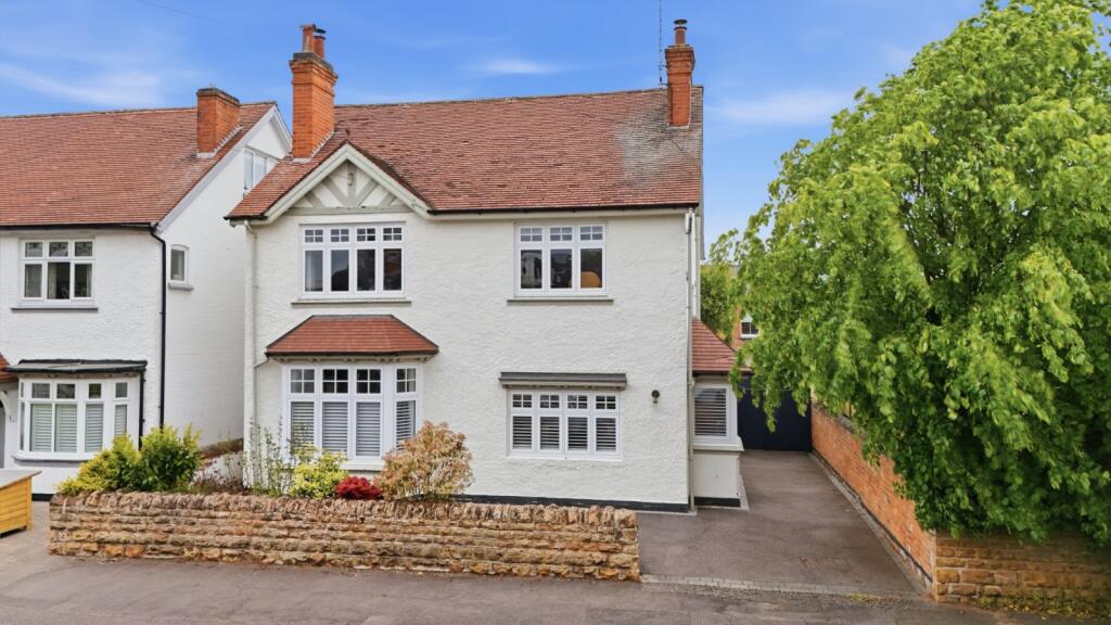 5 bed Detached for rent in West Bridgford. From Rex Gooding - West Bridgford 5 bed Detached for rent in West Bridgford. From Rex Gooding - West Bridgford