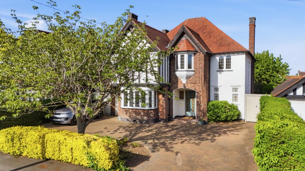 5 bed Detached for rent in Gamston. From Rex Gooding - West Bridgford