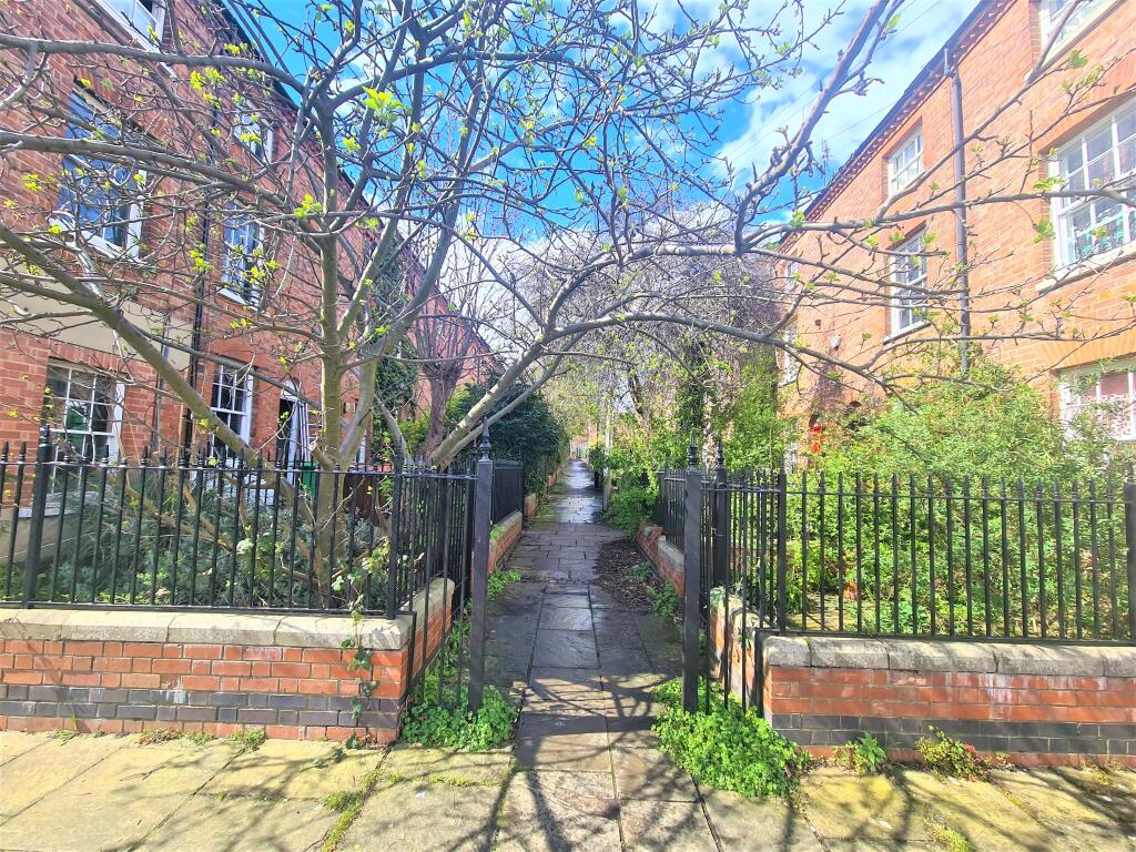 3 bed Mid Terraced House for rent in Nottingham. From Rex Gooding - West Bridgford