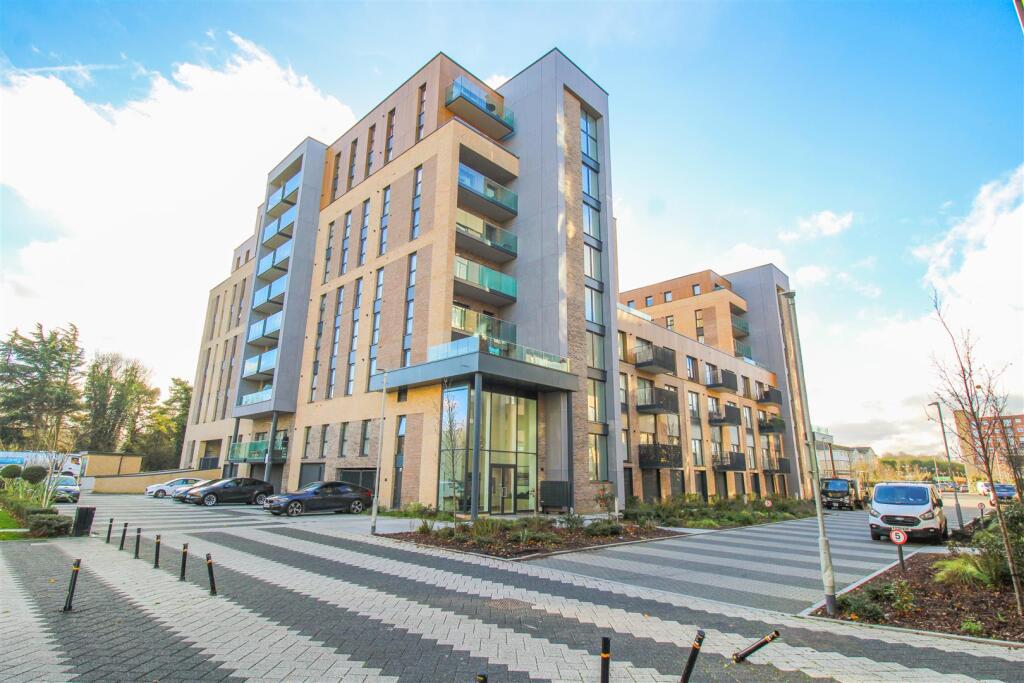 2 bed Apartment for rent in Harlow. From ReylandJohnson Estate Agents - Harlow