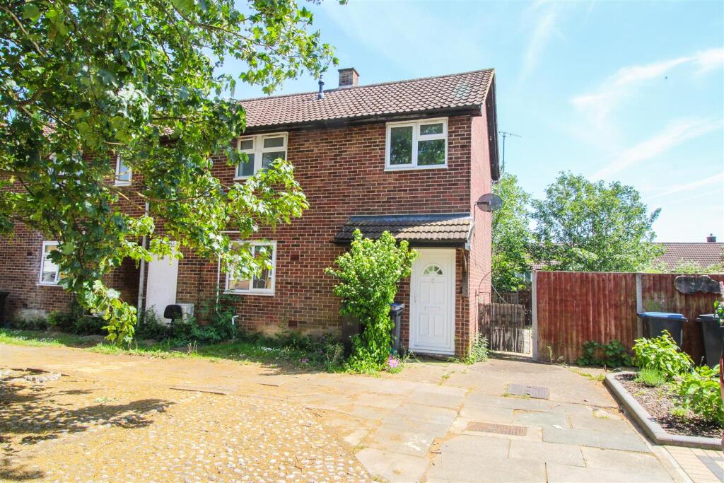 3 bed End of Terrace for rent in Roydon. From ReylandJohnson Estate Agents - Harlow