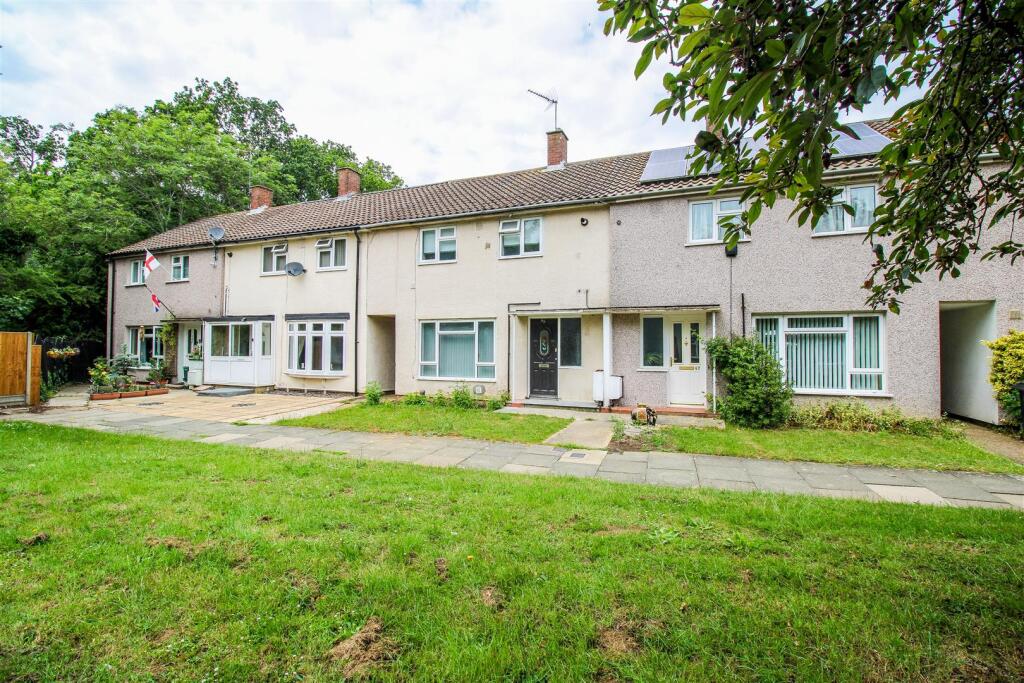 2 bed Mid Terraced House for rent in Harlow. From ReylandJohnson Estate Agents - Harlow