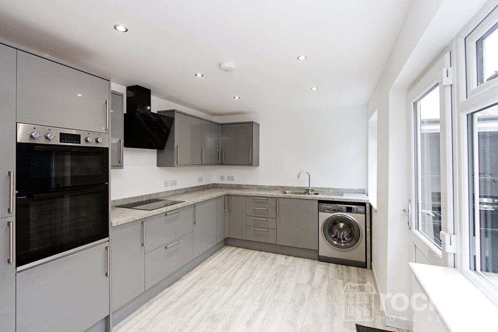 3 bed Car Parking for rent in Stoke-on-Trent. From Rockett Home Rentals Ltd - Wolstanton