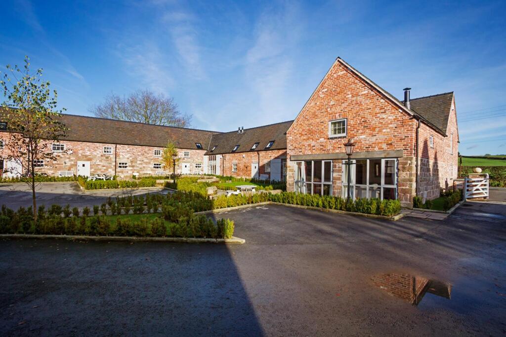 3 bed Car Parking for rent in Caverswall. From Rockett Home Rentals Ltd - Wolstanton