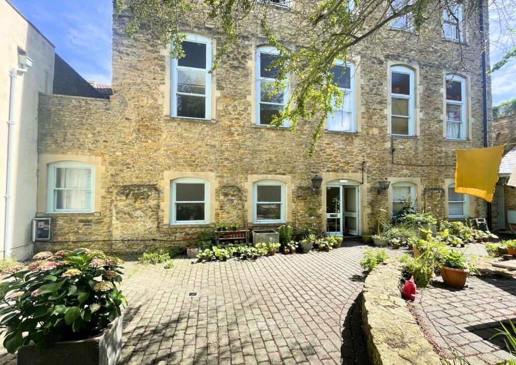 1 bed 1st Floor Flat for rent in Frome. From Rogers & Co - Frome