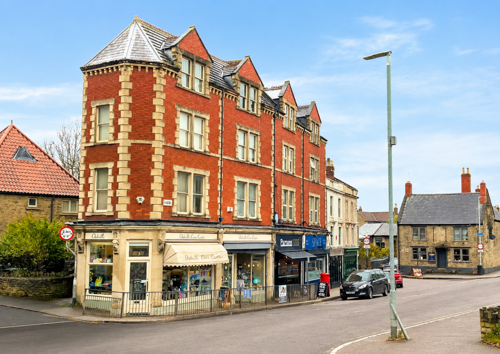 2 bed 1st Floor Flat for rent in Frome. From Rogers & Co - Frome