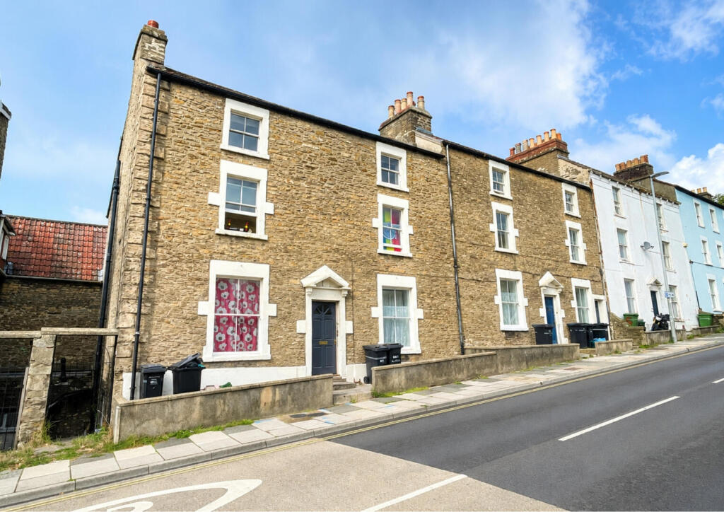 1 bed 1st Floor Flat for rent in Frome. From Rogers & Co - Frome