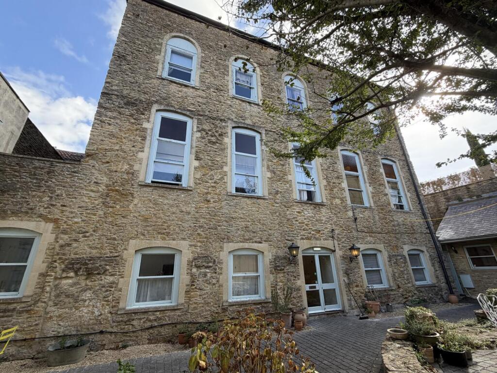 1 bed 1st Floor Flat for rent in Frome. From Rogers & Co - Frome