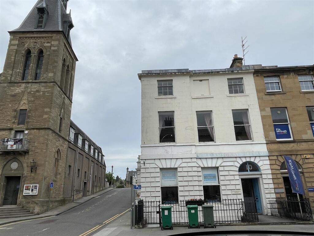 3 bed 1st Floor Flat for rent in Cupar. From Rollos - St Andrews
