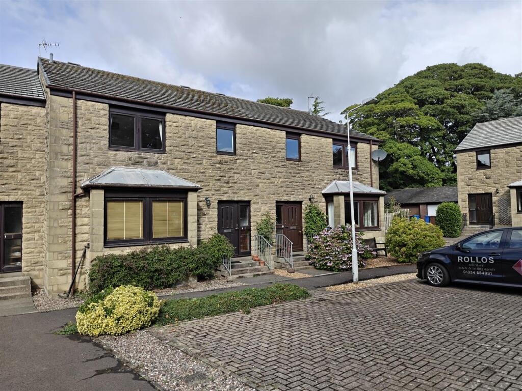 2 bed Mid Terraced House for rent in St Andrews. From Rollos - St Andrews