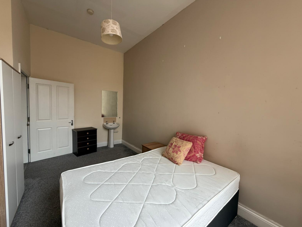 3 bed 1st Floor Flat for rent in Liverpool. From Rooms4u - Liverpool