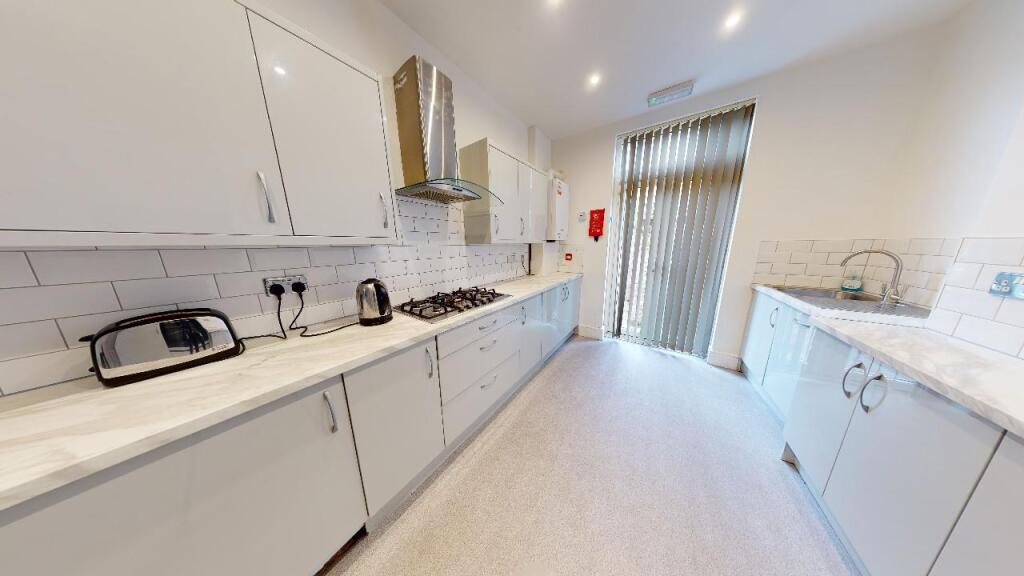 5 bed Detached for rent in Liverpool. From Rooms4u - Liverpool