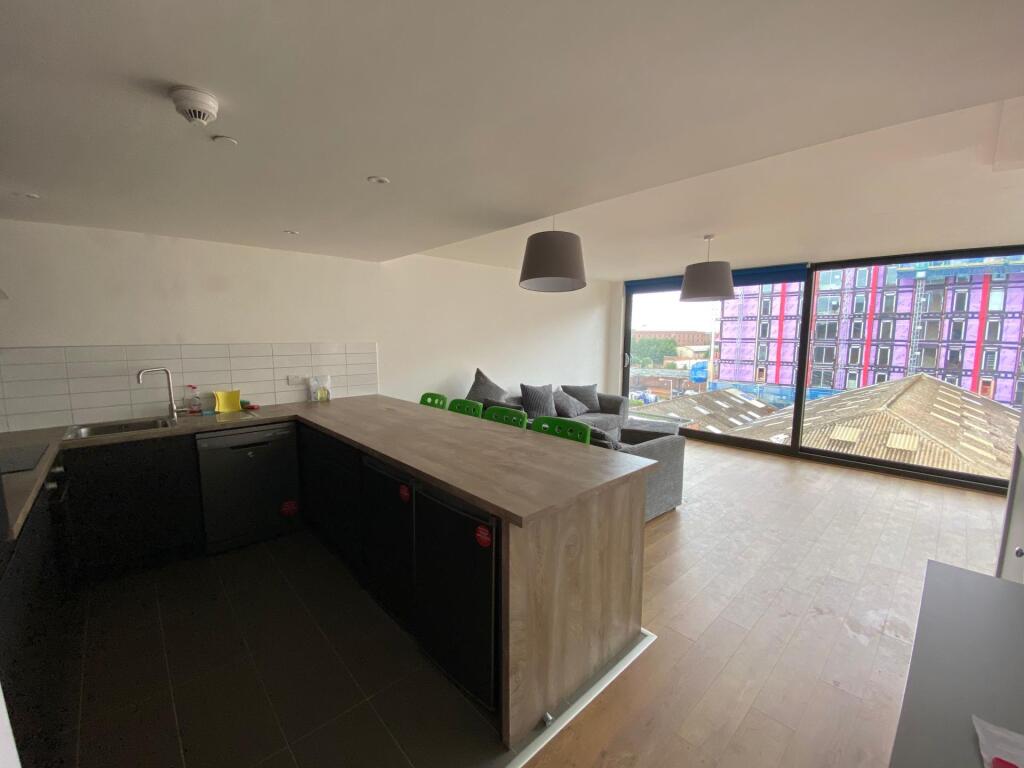 6 bed Detached for rent in Liverpool. From Rooms4u - Liverpool