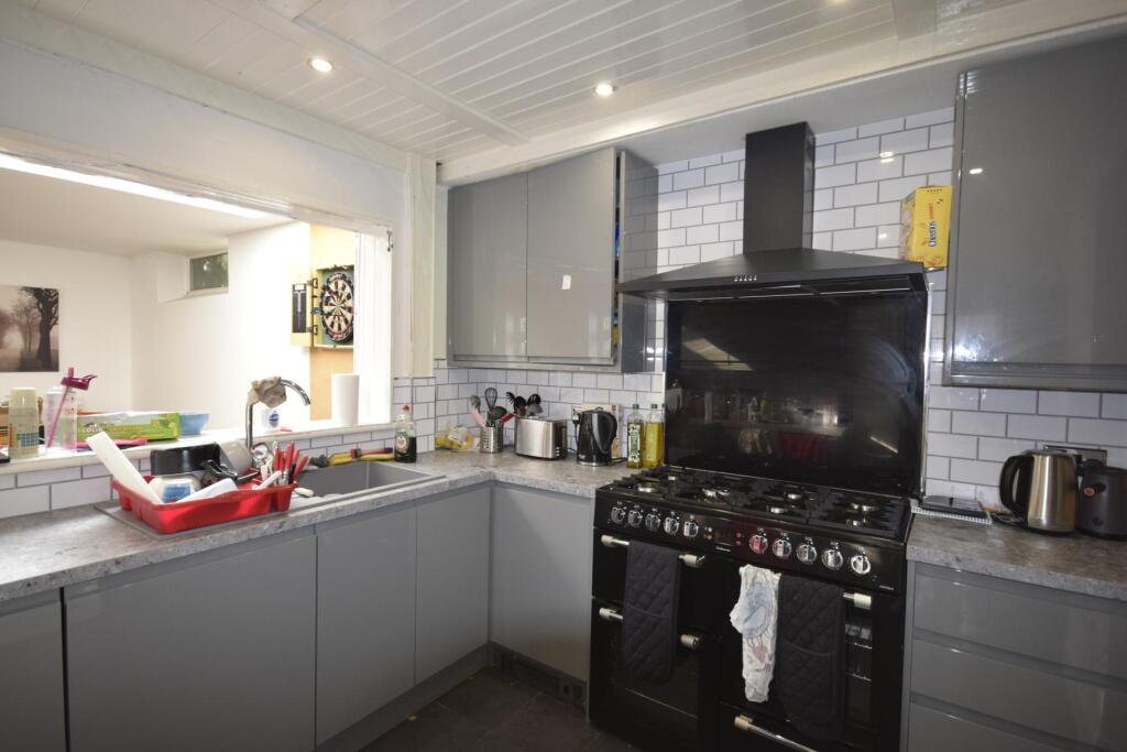 6 bed Detached for rent in Liverpool. From Rooms4u - Liverpool