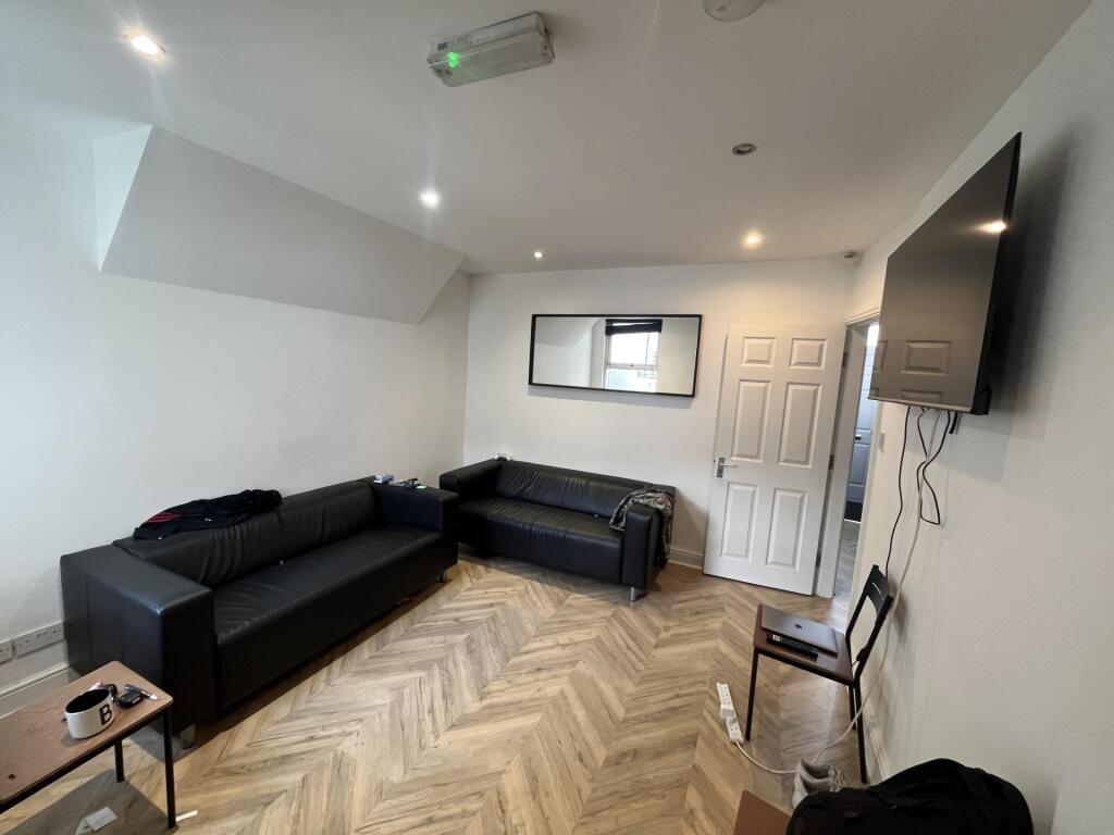 6 bed Detached for rent in Liverpool. From Rooms4u - Liverpool
