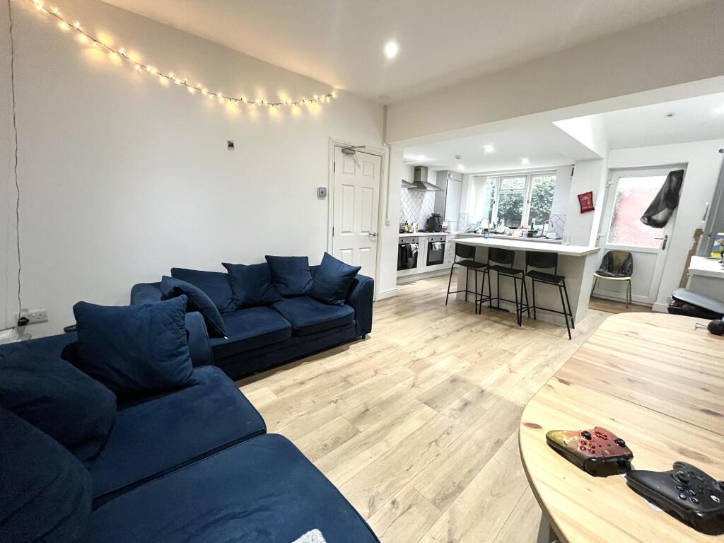 9 bed Detached for rent in Liverpool. From Rooms4u - Liverpool