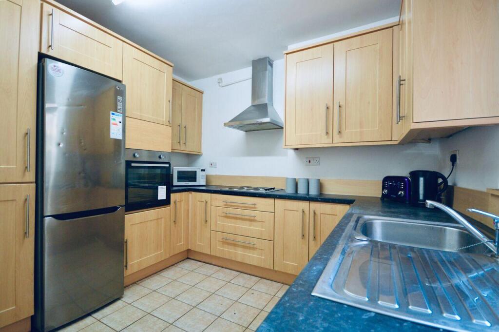 6 bed Detached for rent in Liverpool. From Rooms4u - Liverpool