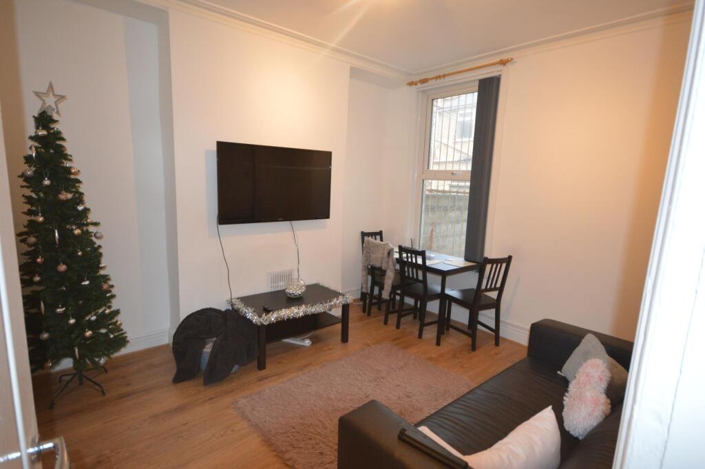 3 bed Detached for rent in Liverpool. From Rooms4u - Liverpool