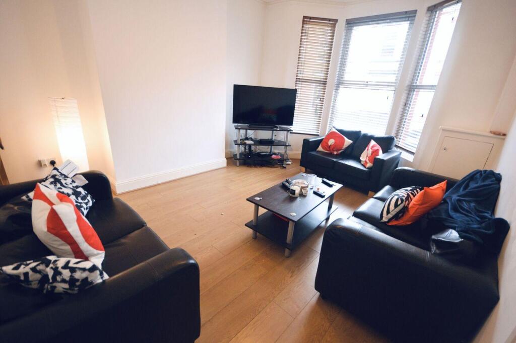 5 bed Detached for rent in Liverpool. From Rooms4u - Liverpool