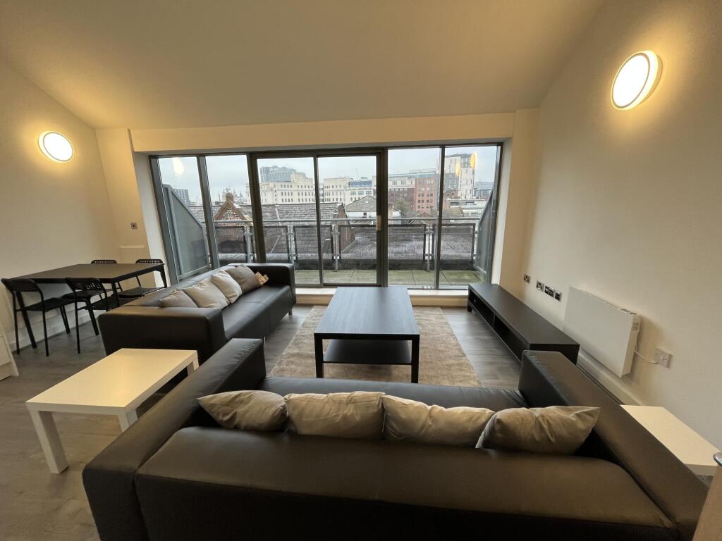 3 bed 1st Floor Flat for rent in Liverpool. From Rooms4u - Liverpool